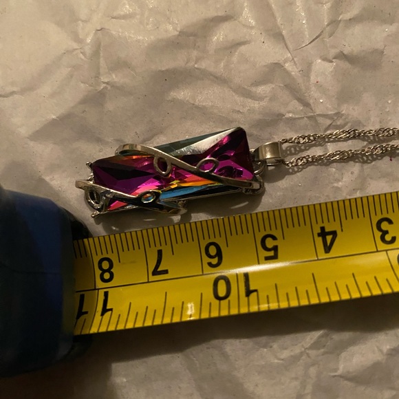 Crystal necklace, stunning colors that change in different light. - Picture 4 of 10